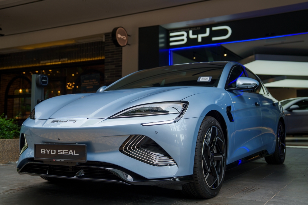 Cenová válka v čínském automobilovém průmyslu vedená společností BYD ohrožuje celý trh