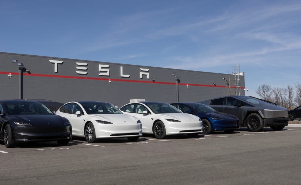 Tesla busca un nuevo motor de crecimiento mientras el primer robotaxi de Texas intenta convencer a los inversores